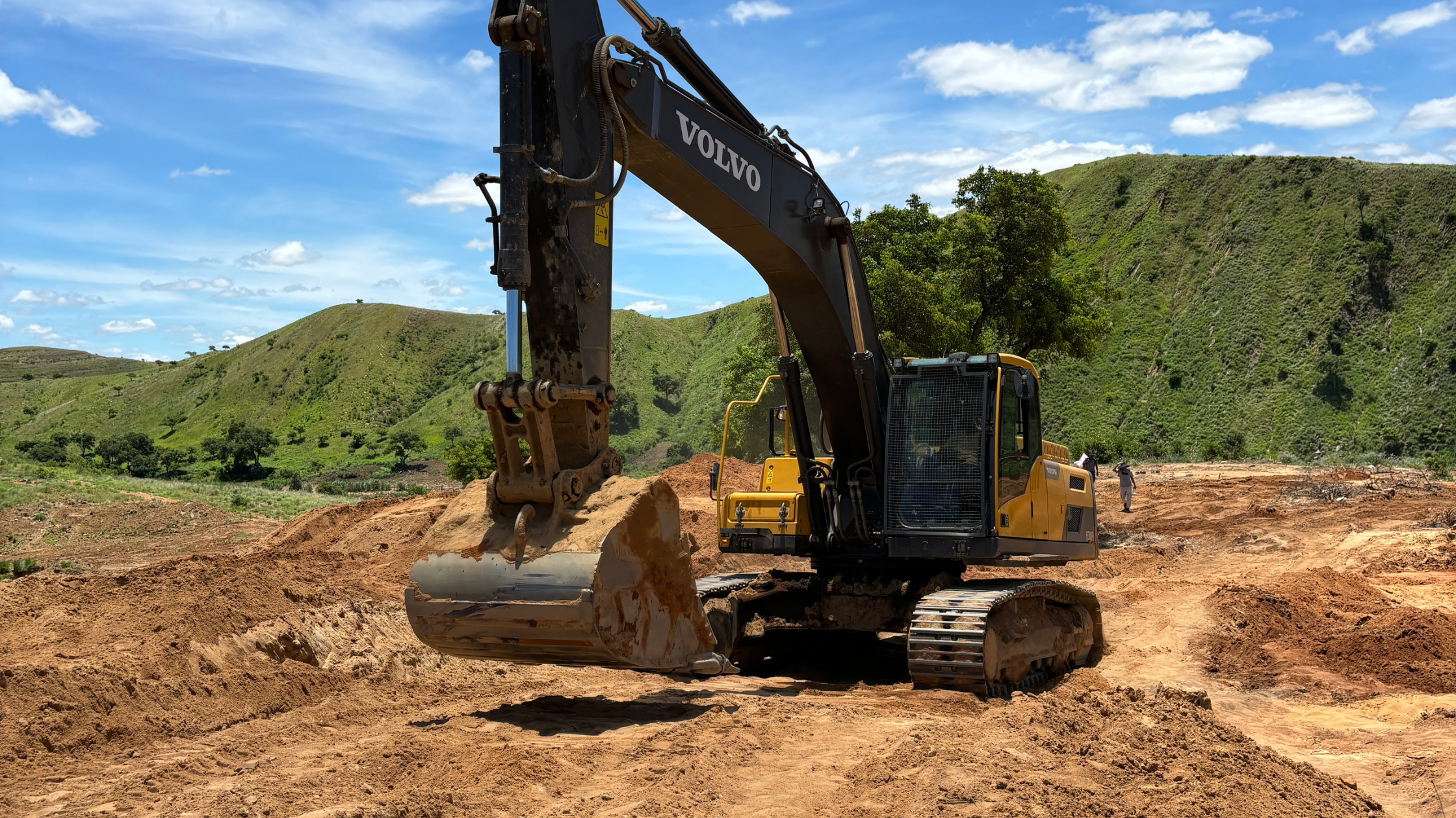 What is it like working with a large scale mine in Madagascar?