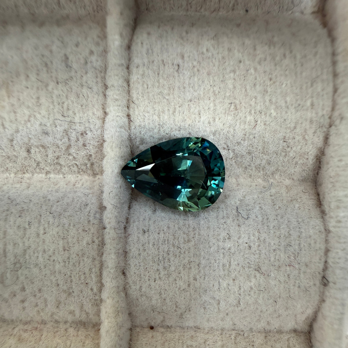 1.05ct Sapphire (Pair 1 of 2)