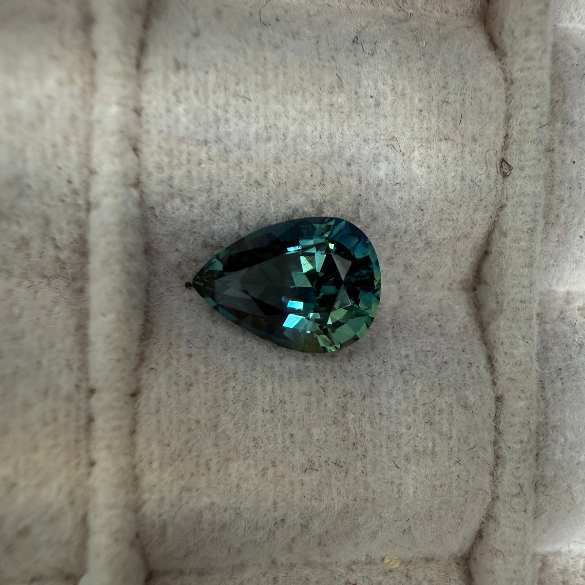 1.05ct Sapphire (Pair 1 of 2)