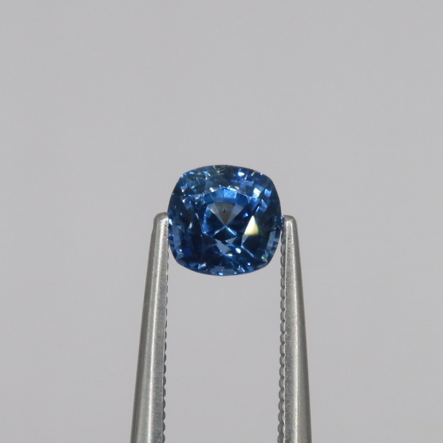 #1-07 Cushion Sapphire 0.99ct